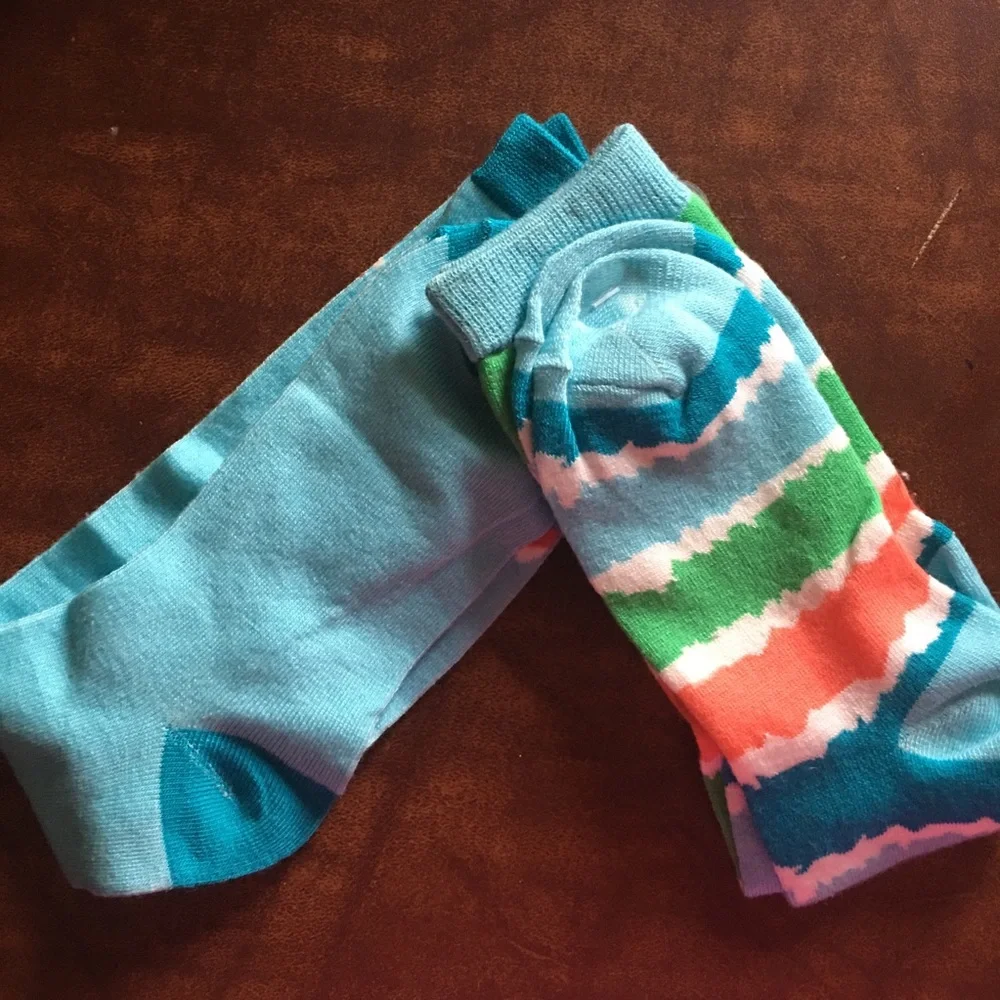 Xhilaration Peace a sign Socks